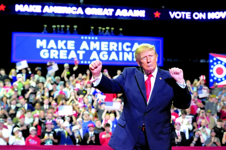 Couple sues for $30M over ejection from Youngstown rally